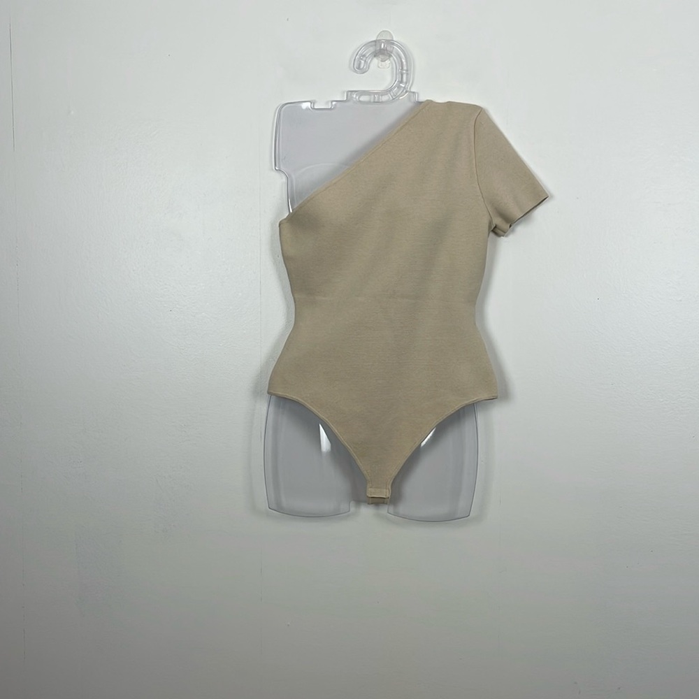 Express Body Conture One Shoulder Stretch Bodysuit Womens M Casual Tan Top